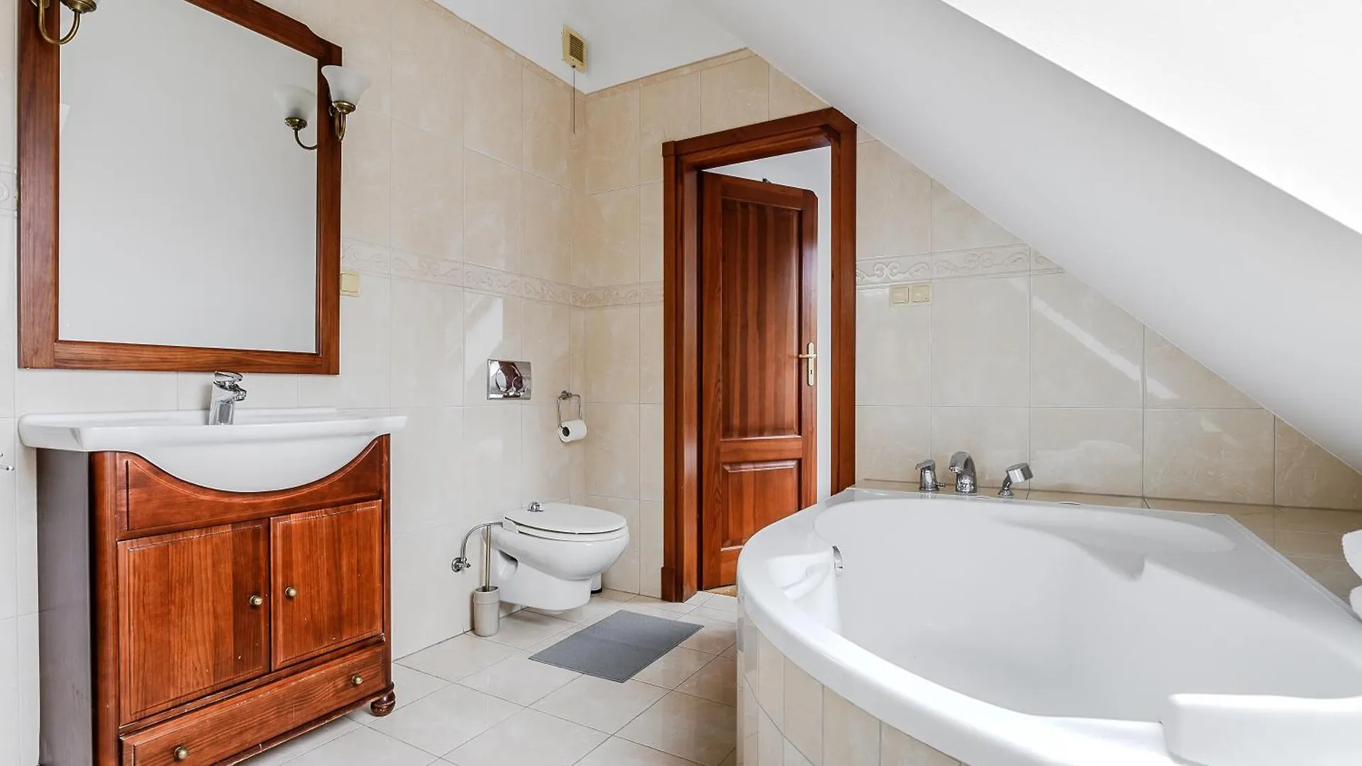 Lumina Luxury House In Warsaw Villa