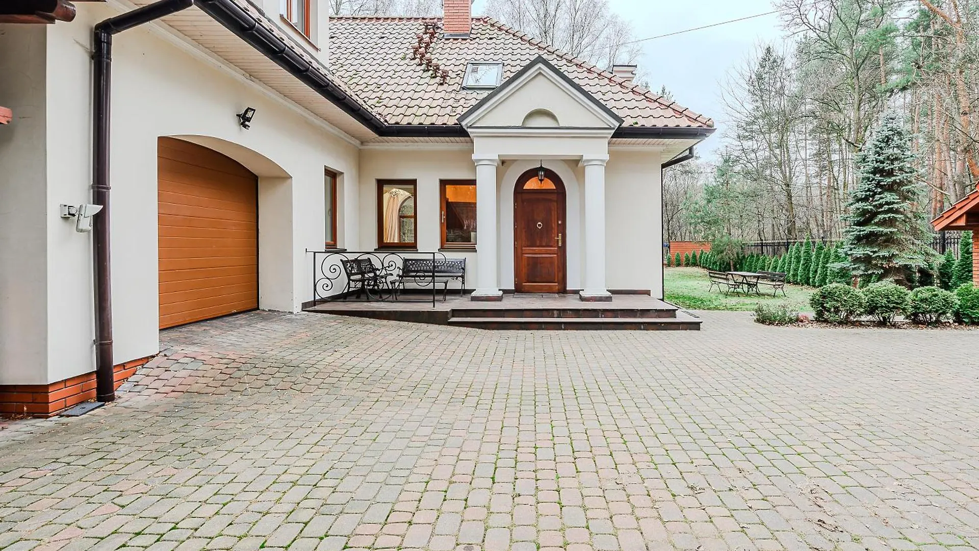 Lumina Luxury House In Warsaw Villa