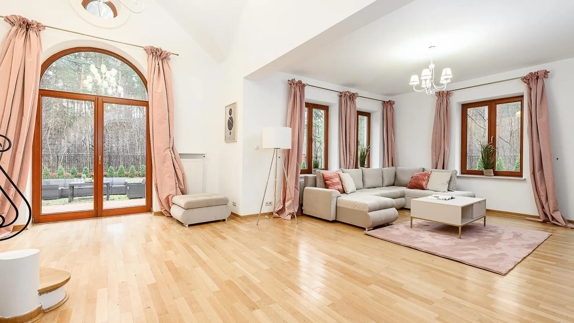 Lumina Luxury House In Warsaw Villa